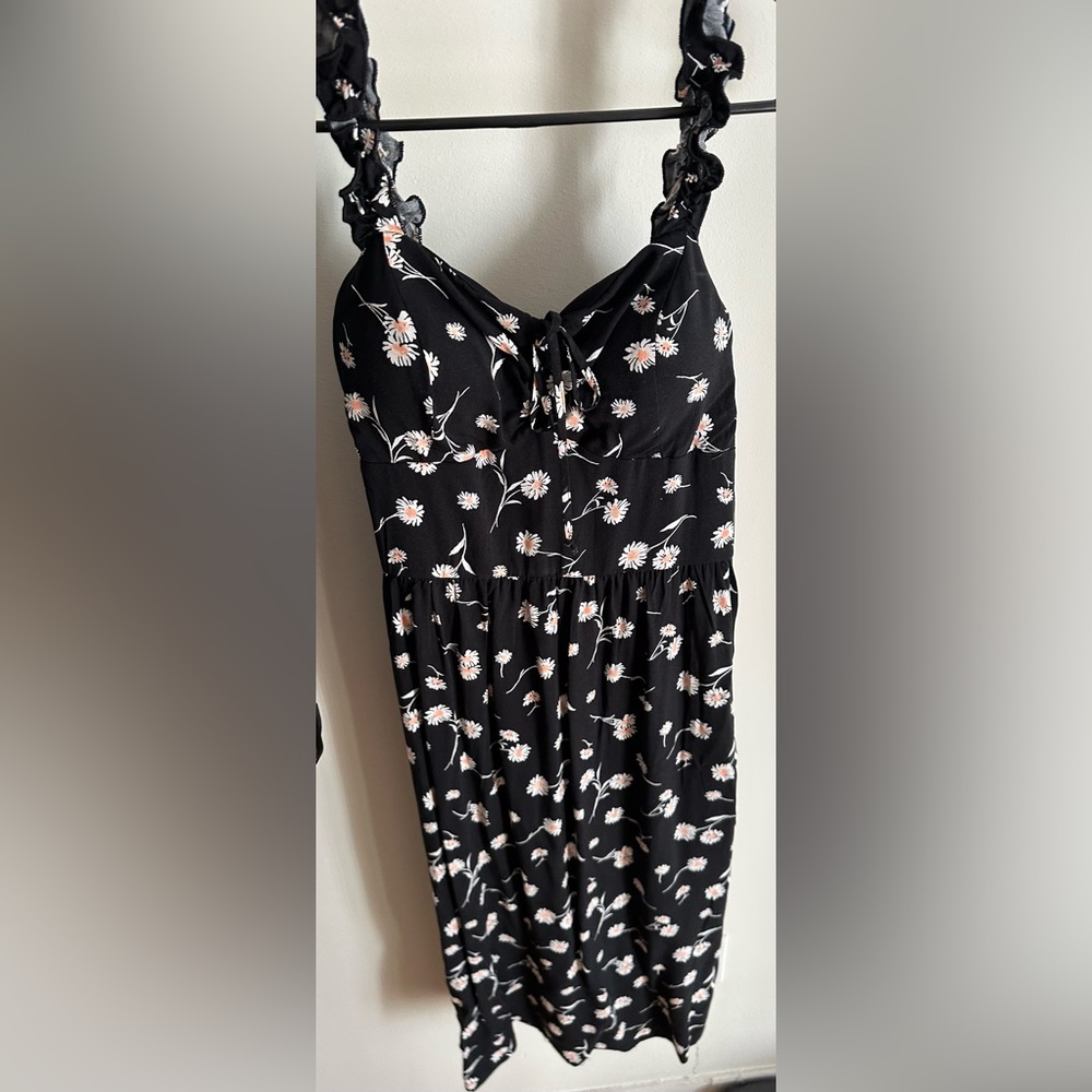 *new* Floral dress size M
